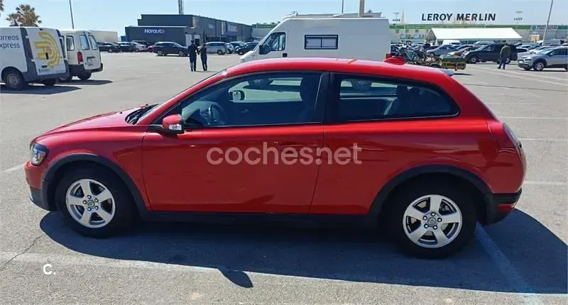 Usado Volvo C30 Momentum 100 CV (73 kW) 2007 Rojo Utilitario