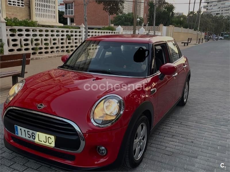 Usado Mini ONE 102 CV (75 kW) 2020 Rojo Utilitario