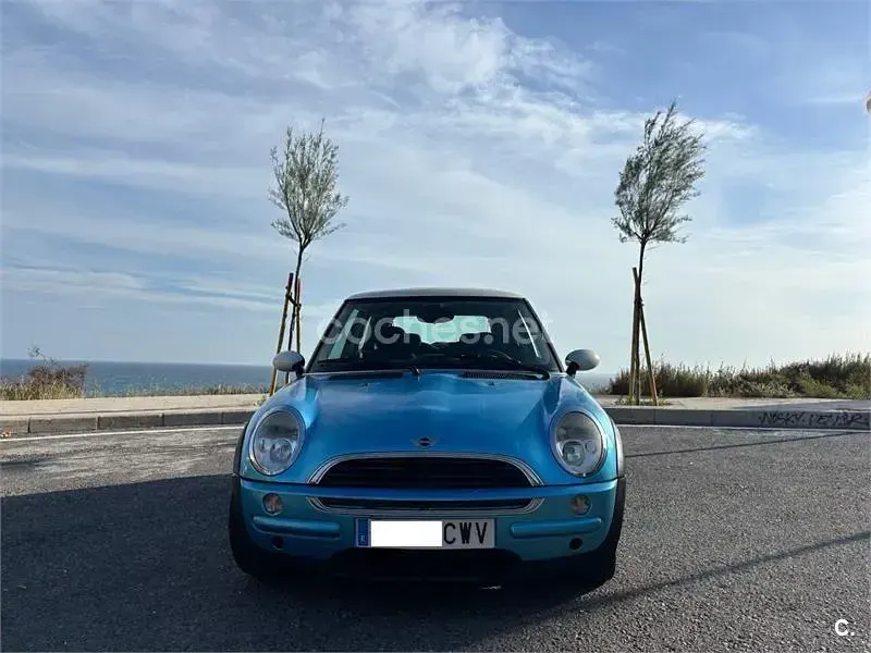 Usado Mini ONE 90 CV (66 kW) 2004 Azul Utilitario