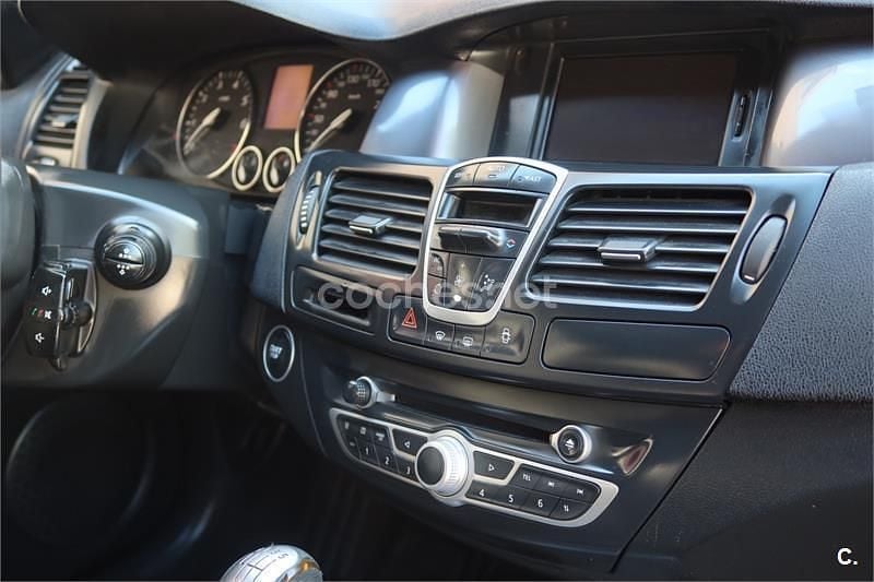 Usado Renault Laguna III Expression 140 CV (102 kW) 2010 Gris / plata Berlina