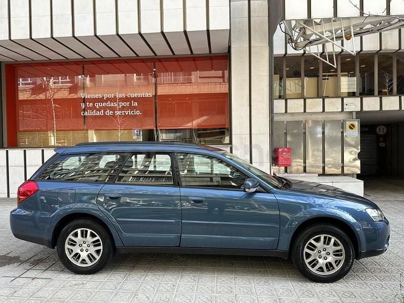 Usado Subaru Outback 165 CV (121 kW) 2004 Azul Familiar
