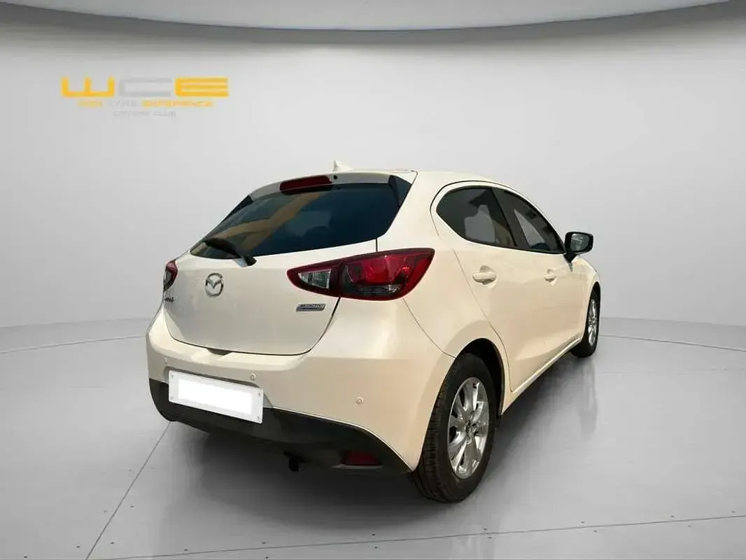 Usado Mazda 2 Style+ 90 CV (66 kW) 2017 Blanco Utilitario