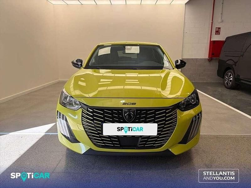Usado Peugeot 208 Allure 111 CV (81 kW) 2025 Amarillo Utilitario