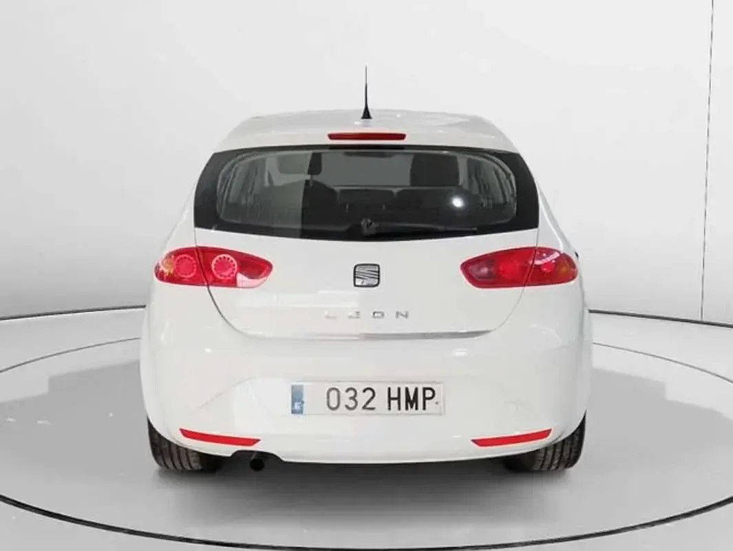 Usado Seat Leon Copa 90 CV (66 kW) 2012 Blanco Utilitario