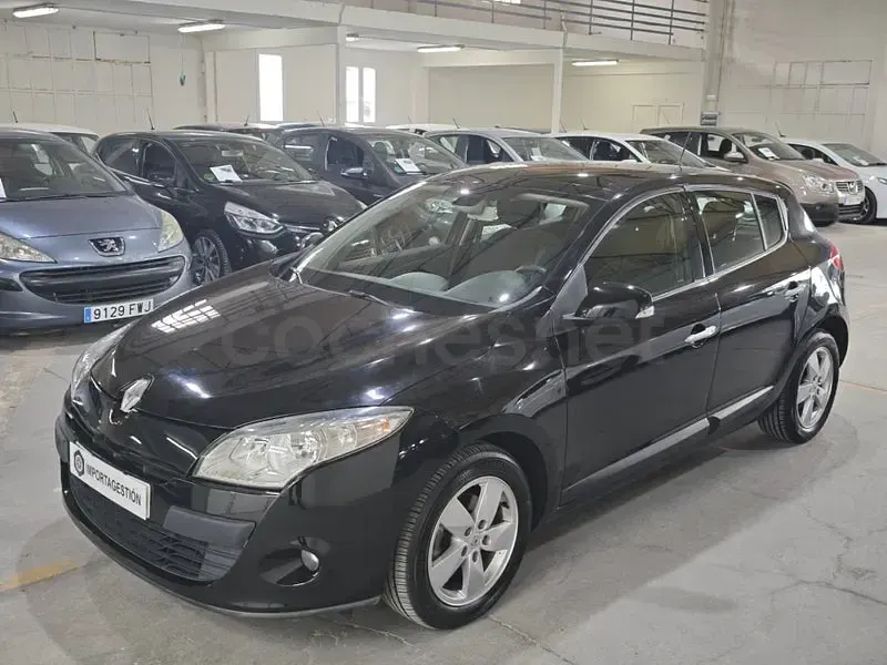 Usado Renault Mégane III Dynamique 140 CV (102 kW) 2012 Negro Berlina