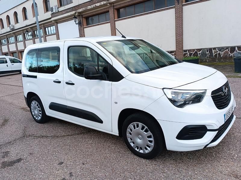 Usado Opel Combo Life Expression 102 CV (75 kW) 2020 Blanco Monovolumen