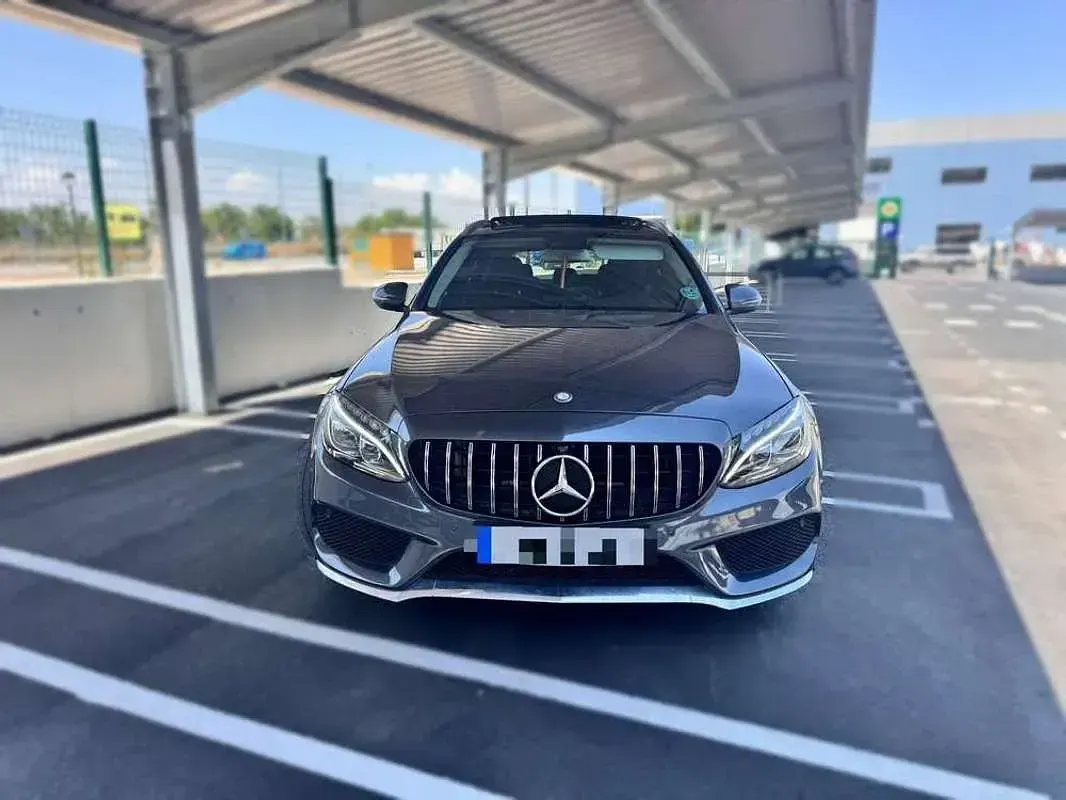 Usado Mercedes C220 AMG 170 CV (125 kW) 2015 Azul Familiar