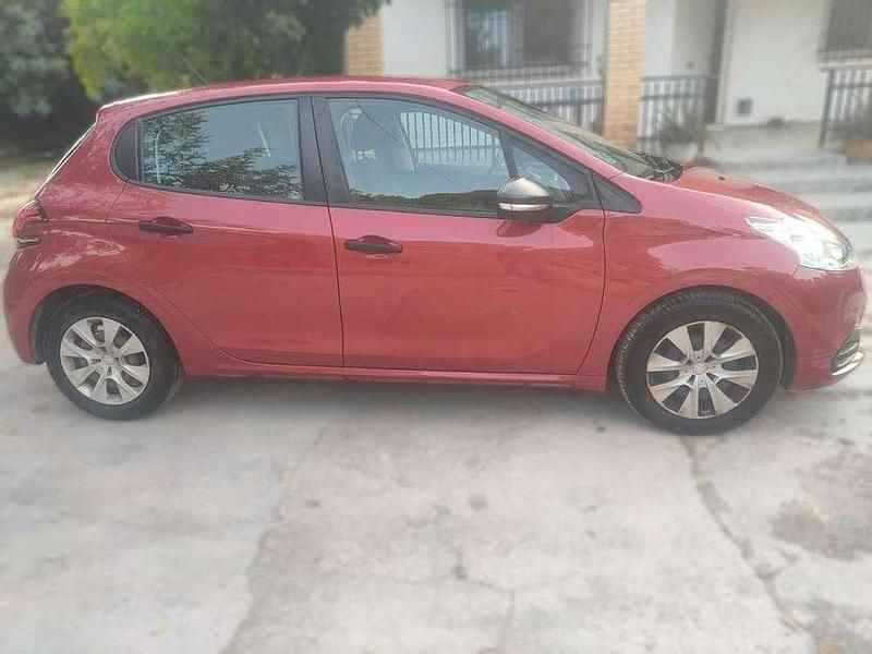 Usado Peugeot 208 Access 75 CV (55 kW) 2018 Rojo Utilitario