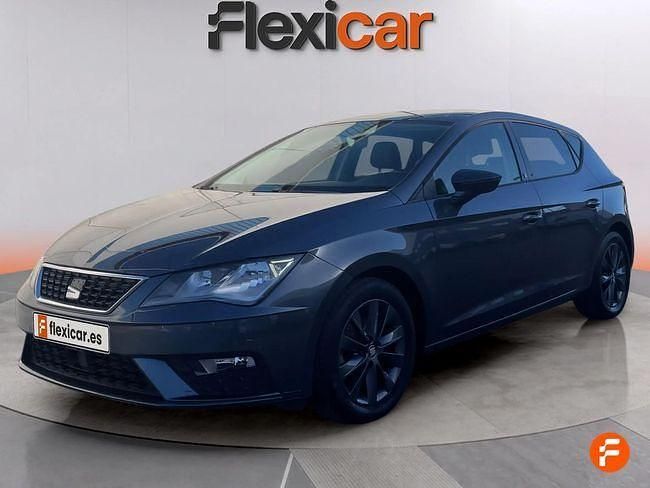 Usado Seat Leon Style 130 CV (95 kW) 2020 Gris Berlina