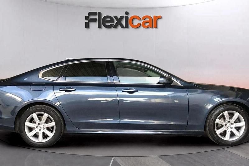 Usado Volvo S90 Momentum 150 CV (110 kW) 2019 Azul Berlina