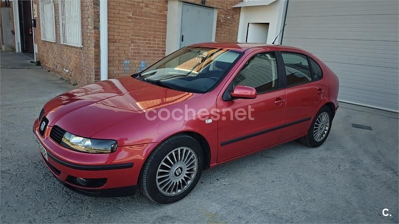 Usado Seat Leon Sport 180 CV (132 kW) 2000 Rojo Utilitario