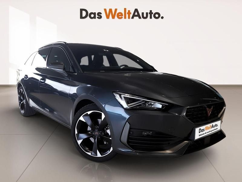 Gris Usado 2024 Cupra Leon Familiar | 27.900 € (Un poco caro) - Imagen 1/4
