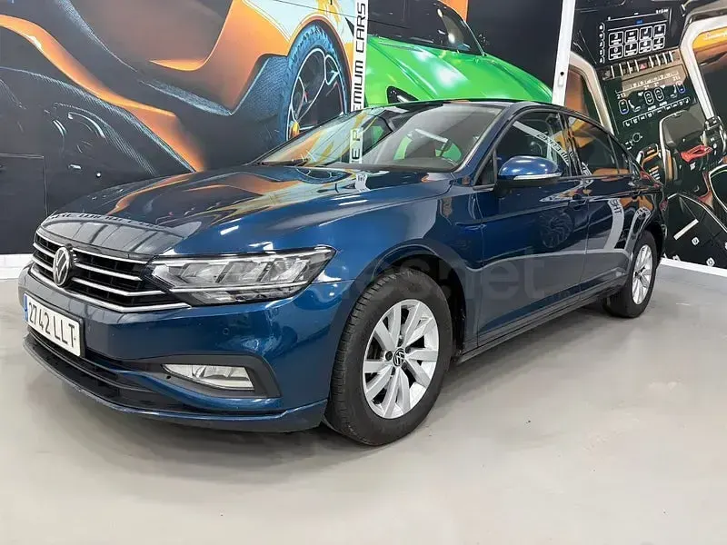 Usado VW Passat Business 150 CV (110 kW) 2021 Azul Berlina