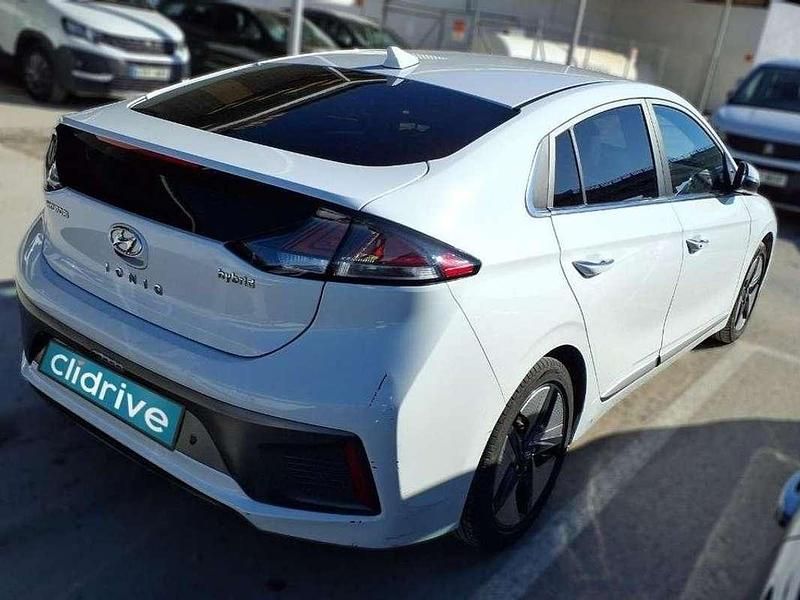 Usado Hyundai Ioniq 105 CV (77 kW) 2022 Blanco Utilitario