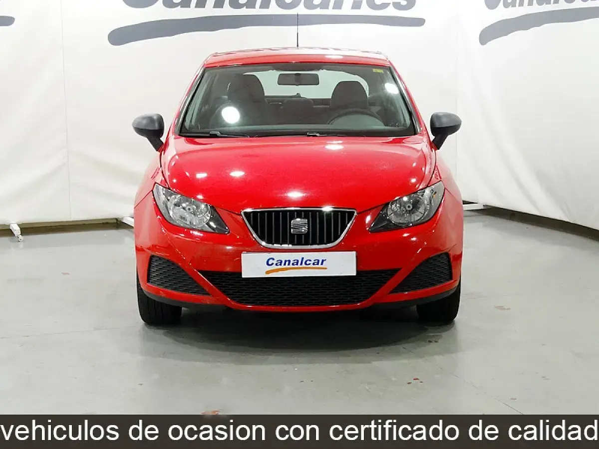 Usado Seat Ibiza Reference 85 CV (62 kW) 2009 Rojo