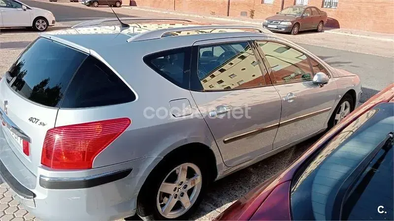 Usado Peugeot 407 136 CV (100 kW) 2005 Gris / plata Familiar