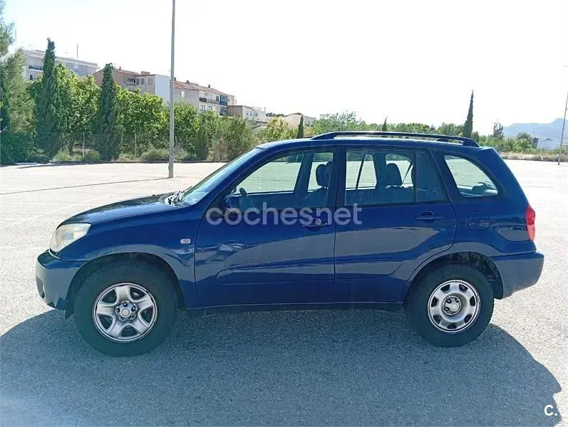 Usado Toyota RAV4 129 CV (94 kW) 2000 Azul Familiar