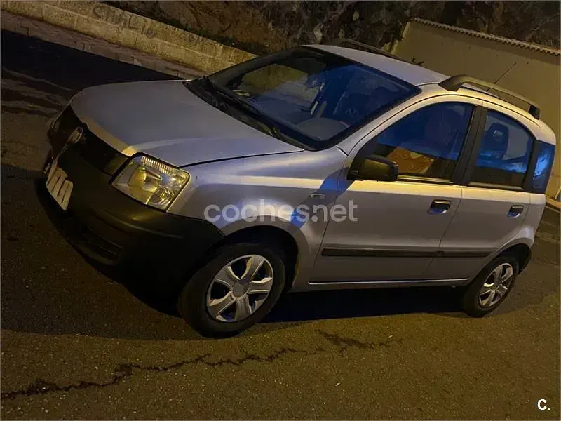 Usado Fiat Panda Dynamic 60 CV (44 kW) 2005 Gris / plata Utilitario