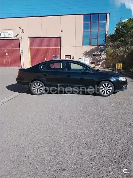 Usado VW Passat Edition 140 CV (102 kW) 2009 Negro Familiar