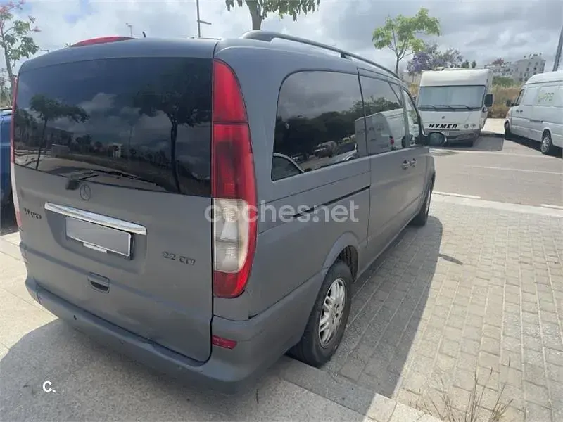 Usado Mercedes Viano 150 CV (110 kW) 2005 Gris / plata Monovolumen