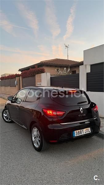 Usado Renault Clio IV Authentique 75 CV (55 kW) 2016 Negro Berlina