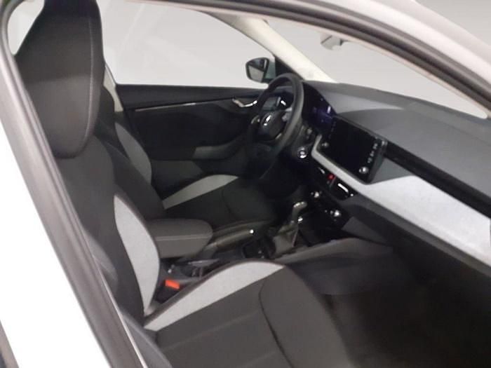 Usado Skoda Kamiq Selection 115 CV (84 kW) 2024 Blanco SUV