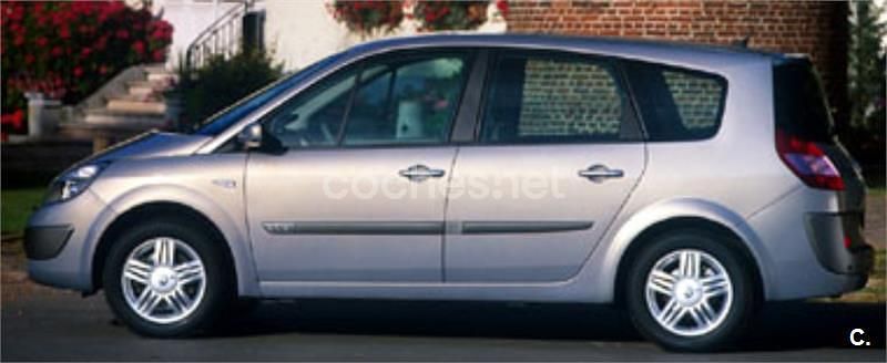 Usado Renault Grand Scénic II Dynamique 120 CV (88 kW) 2004 Gris / plata Monovolumen