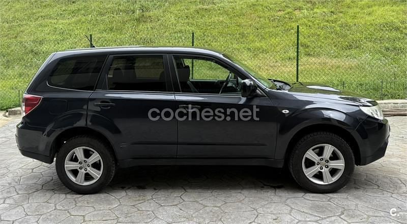 Usado Subaru Forester 147 CV (108 kW) 2010 Negro SUV