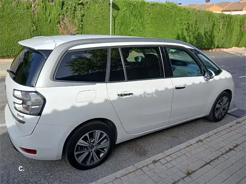 Usado Citroën Grand C4 Picasso Feel 120 CV (88 kW) 2016 Blanco Monovolumen