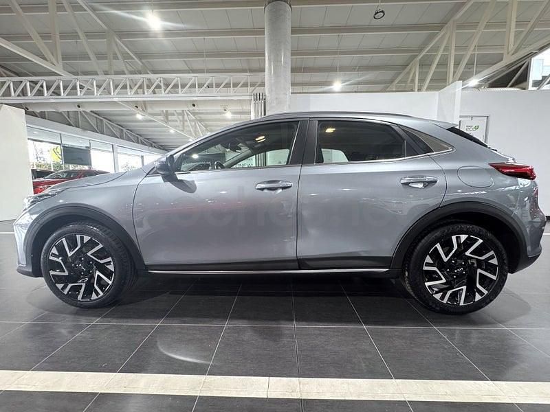 Usado Kia XCeed 100 CV (73 kW) 2024 Gris / plata SUV