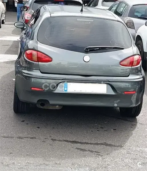 Usado Alfa Romeo 147 Distinctive 115 CV (84 kW) 2001 Gris / plata Utilitario
