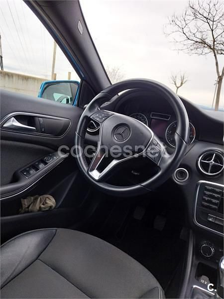 Usado Mercedes A180 Style 109 CV (80 kW) 2012 Azul Berlina