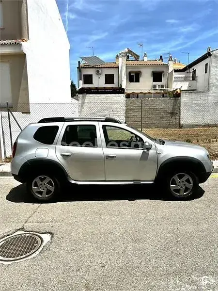Usado Dacia Duster Lauréate 110 CV (80 kW) 2013 Gris / plata SUV