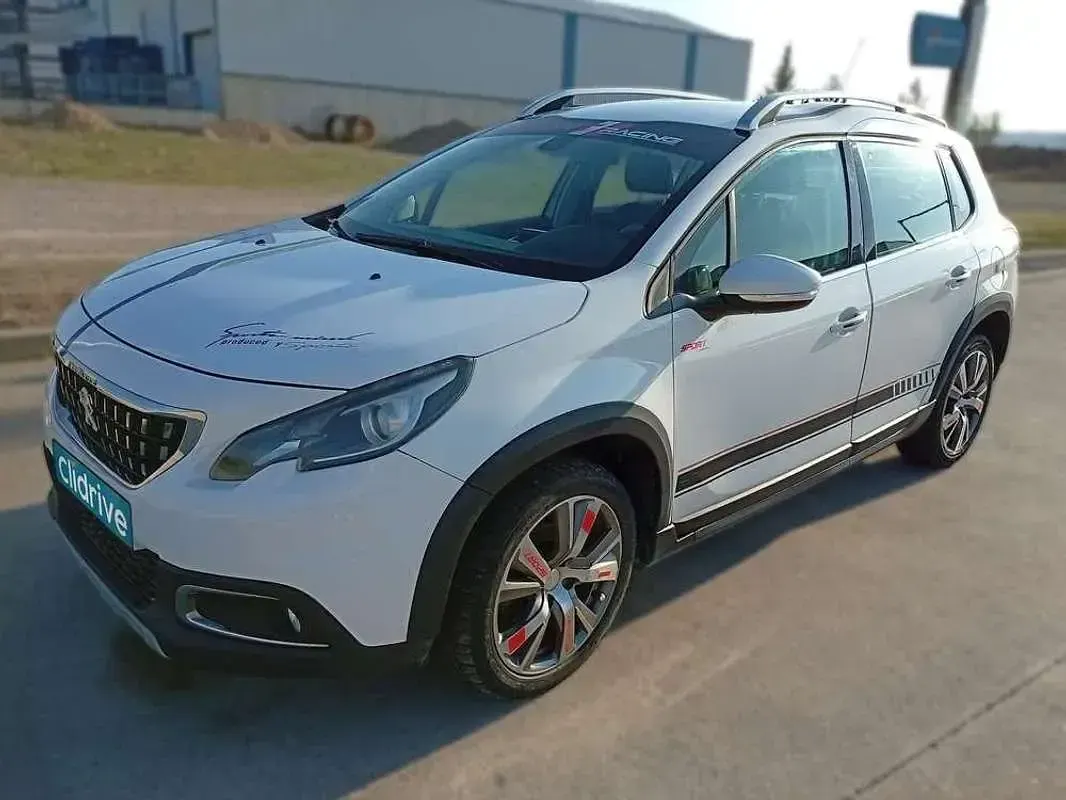 Usado Peugeot 2008 Allure 99 CV (72 kW) 2018 Blanco SUV