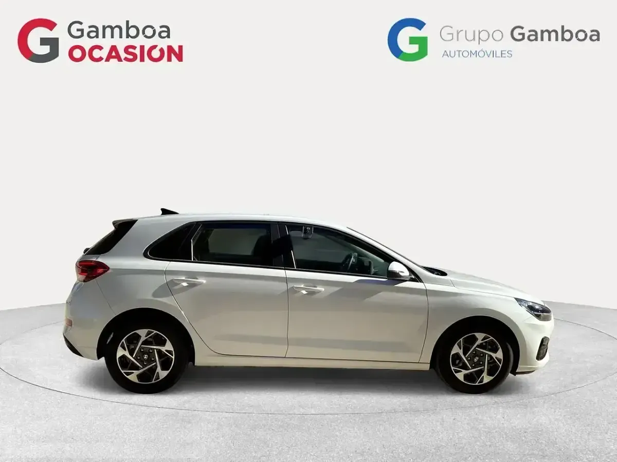 Usado Hyundai i30 120 HP (88 kW) 2024 Branco Sedan