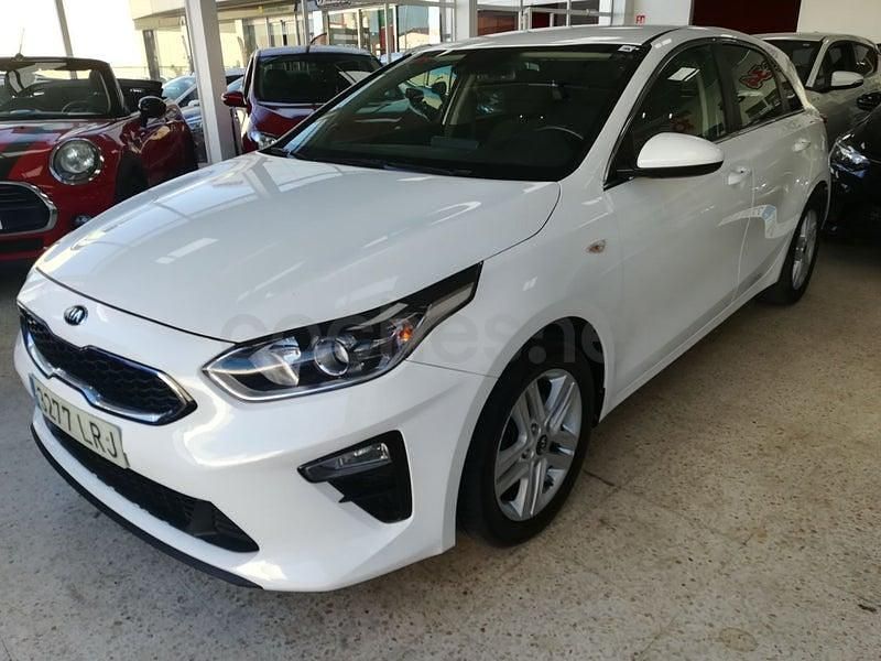 Usado Kia Ceed 120 CV (88 kW) 2021 Blanco Utilitario