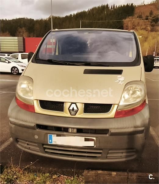 Usado Renault Trafic 150 CV (110 kW) 2021 Beige Monovolumen