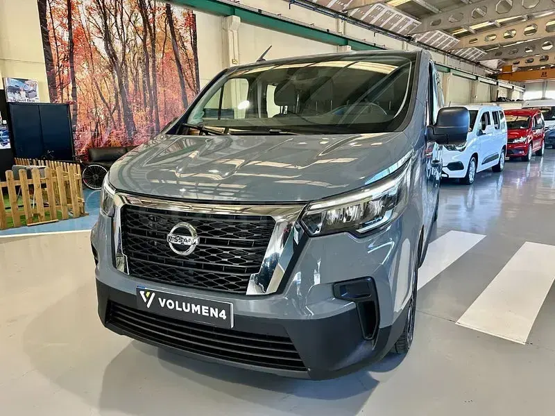 Usado Nissan Primastar N-Connecta 110 CV (80 kW) 2024 Gris / plata Monovolumen