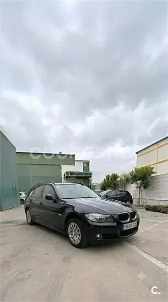Usado BMW 318 143 CV (105 kW) 2009 Negro Familiar