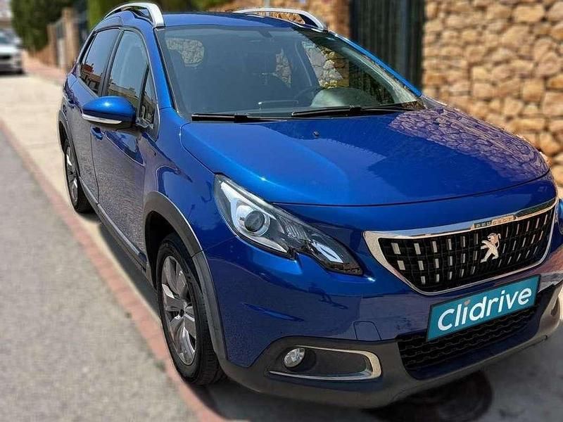 Usado Peugeot 2008 Signature Sky 110 CV (80 kW) 2019 Azul SUV