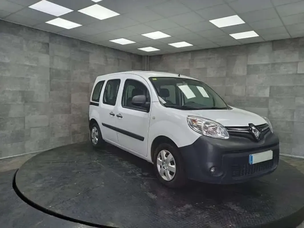 Usado Renault Kangoo 95 CV (69 kW) 2019 Blanco Monovolumen