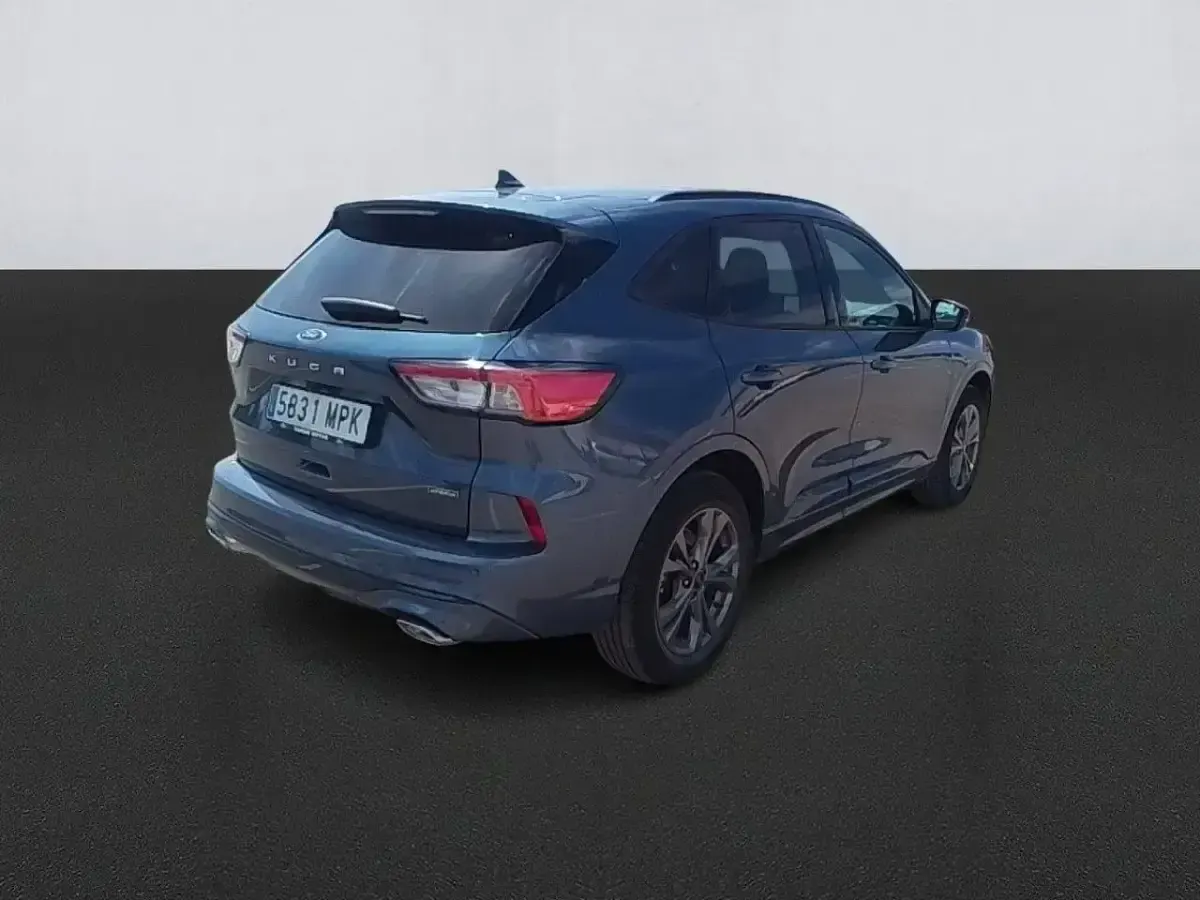 Usado Ford Kuga ST-Line 225 CV (165 kW) 2024 Azul SUV