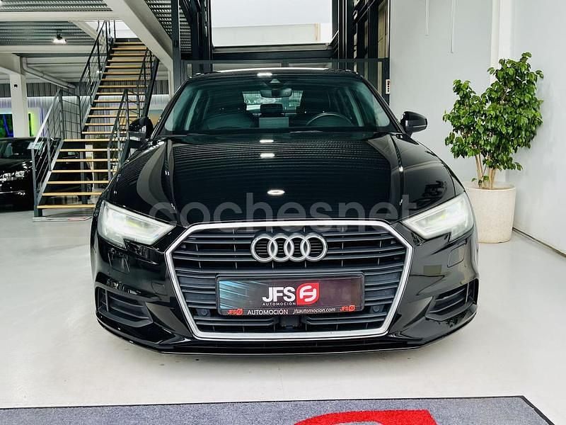 Usado Audi A3 116 CV (85 kW) 2019 Negro Berlina