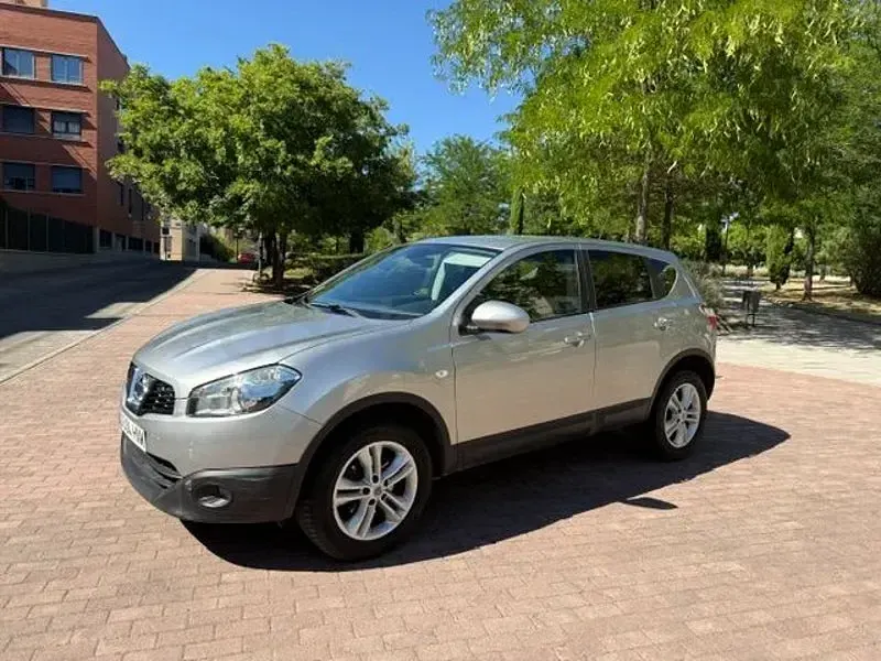 Usado Nissan Qashqai Acenta 131 CV (96 kW) 2013 Gris / plata SUV