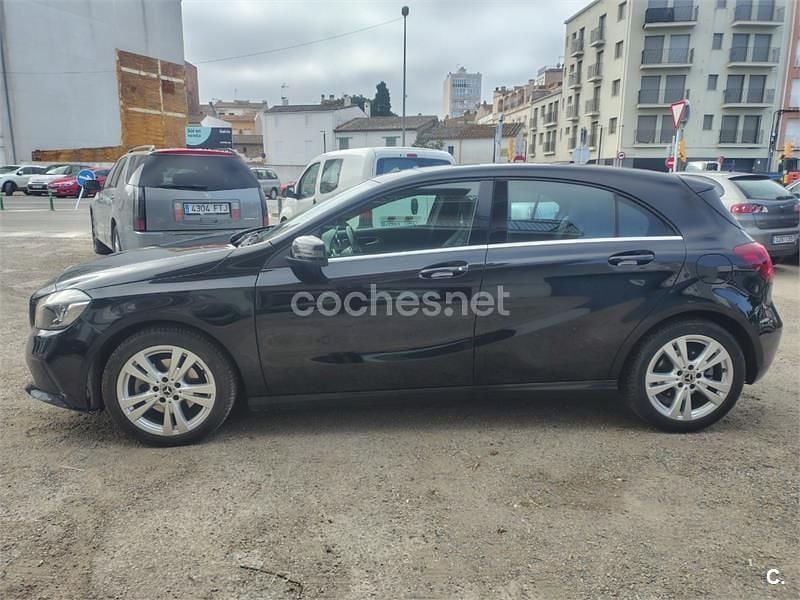 Usado Mercedes A180 122 CV (89 kW) 2018 Negro Berlina