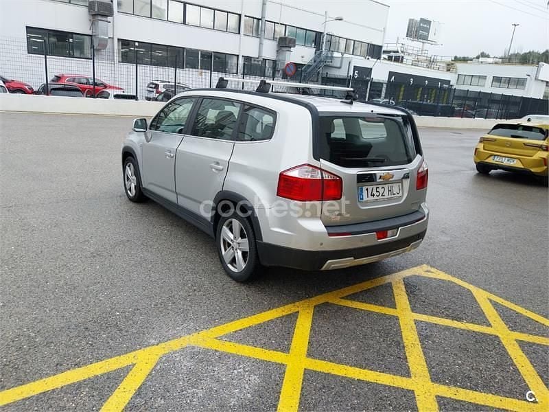 Usado Chevrolet Orlando LTZ 163 CV (119 kW) 2012 Gris / plata Monovolumen