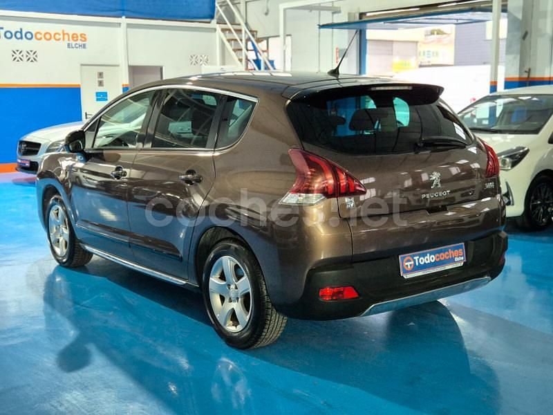 Usado Peugeot 3008 200 CV (147 kW) 2014 Marrón Berlina