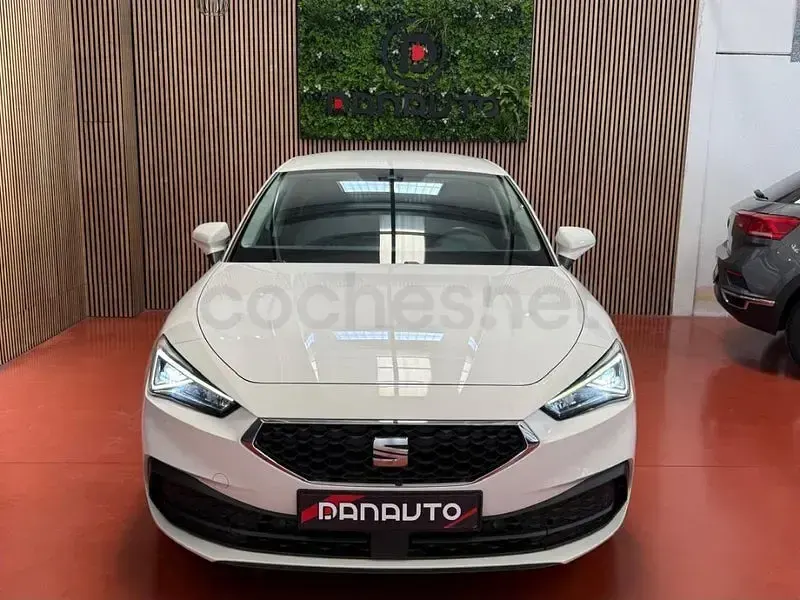 Usado Seat Leon Style 115 CV (84 kW) 2021 Blanco Berlina