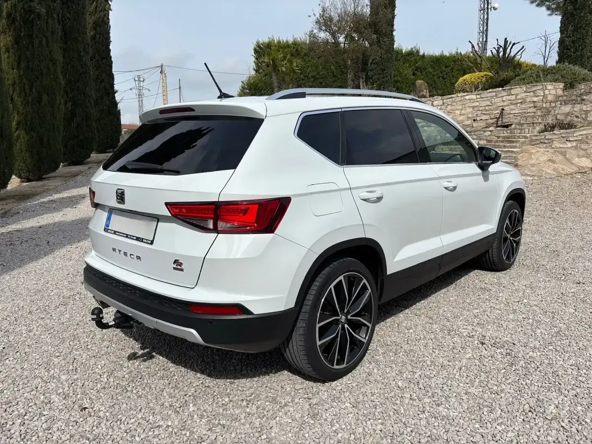 Usado Seat Ateca 4Drive 150 CV (110 kW) 2016 Blanco SUV