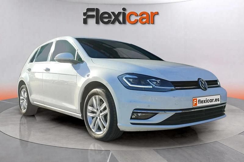 Blanco Usado 2019 VW Golf Advance Berlina | 15.470 € (Buen precio) - Imagen 1/4